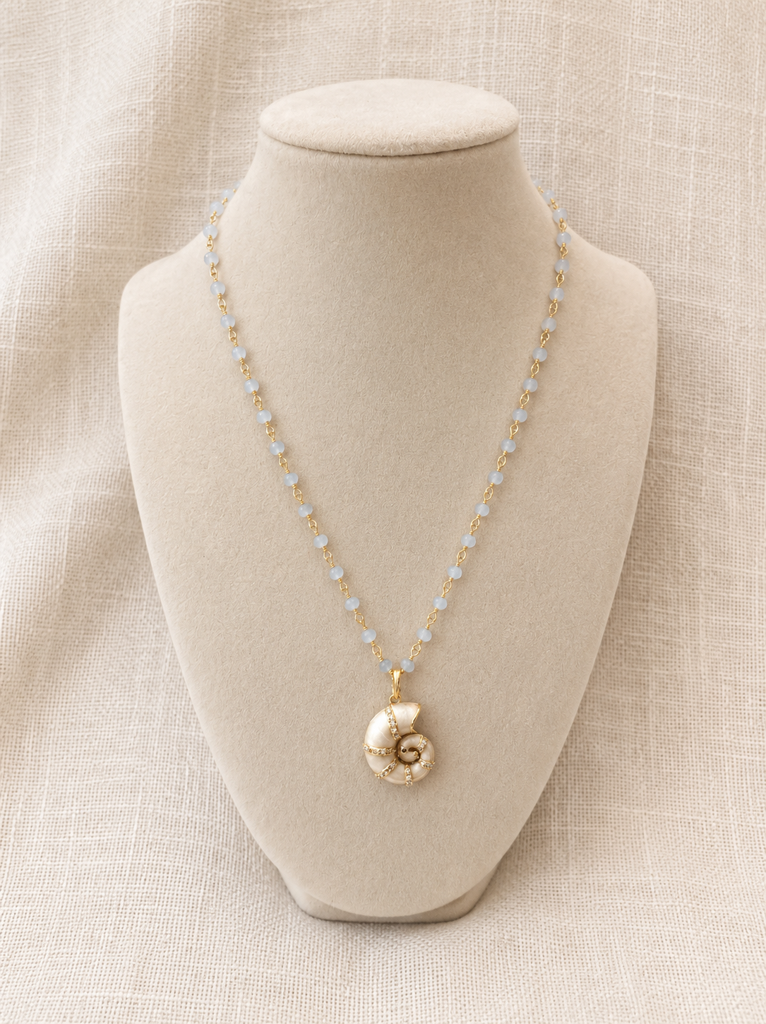 Blue crystal chain with Shell pendant
