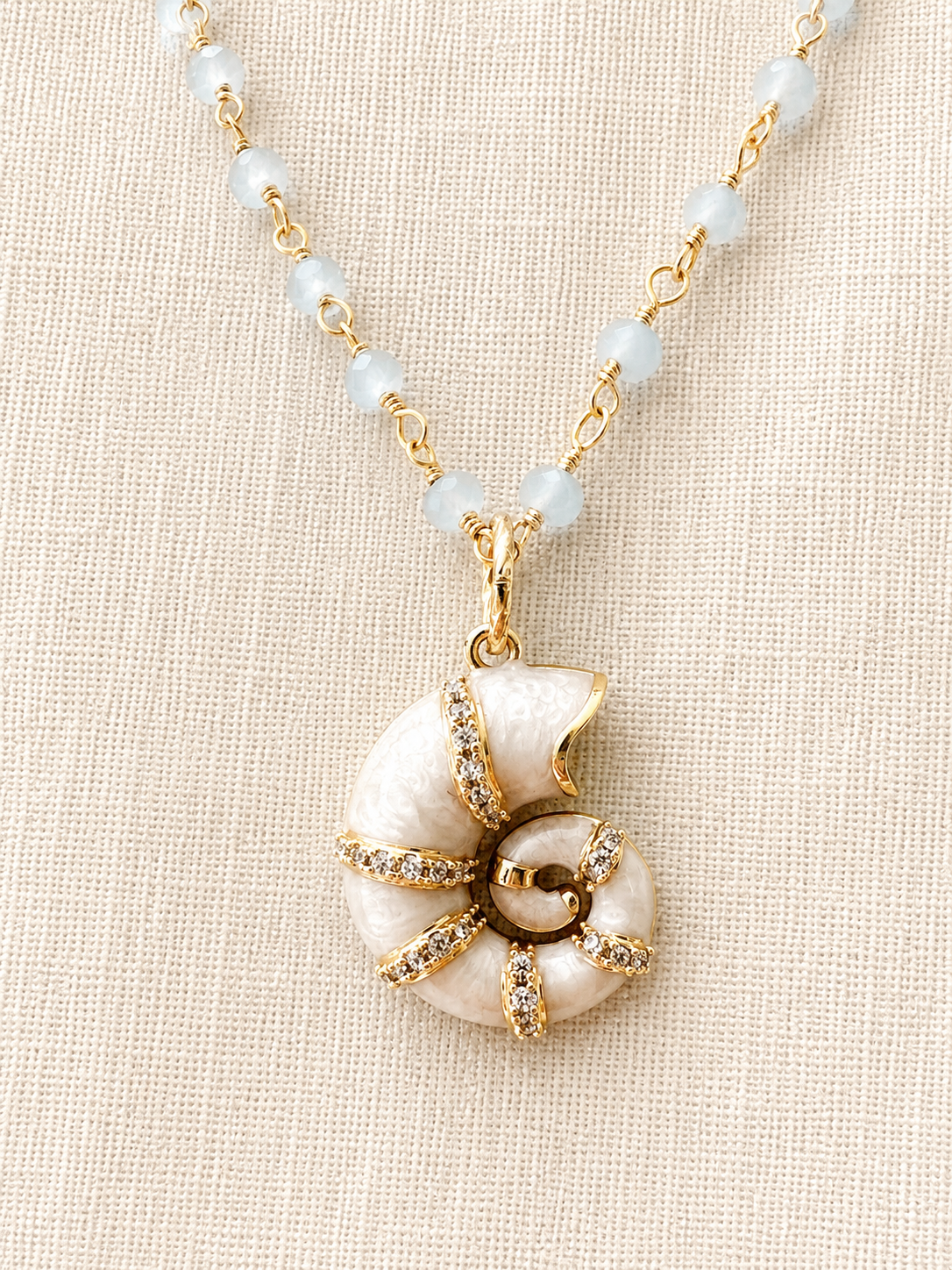 Blue crystal chain with Shell pendant